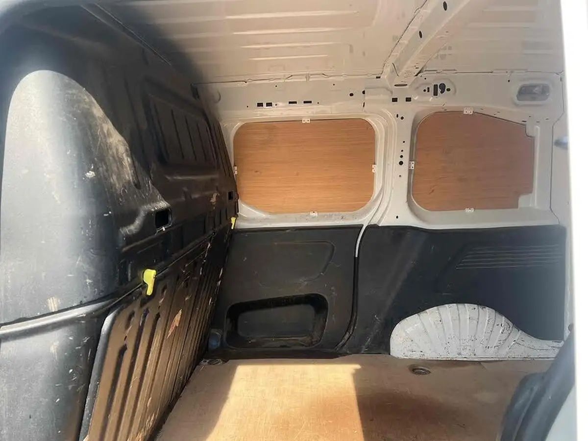 2021-peugeot-partner-15-bluehdi-1000-professional-100ps-eu6dt-panel-big-11