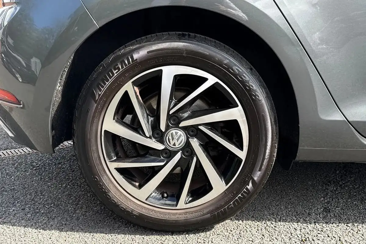 2019-volkswagen-golf-15-tsi-match-edition-150ps-hatchback-big-10