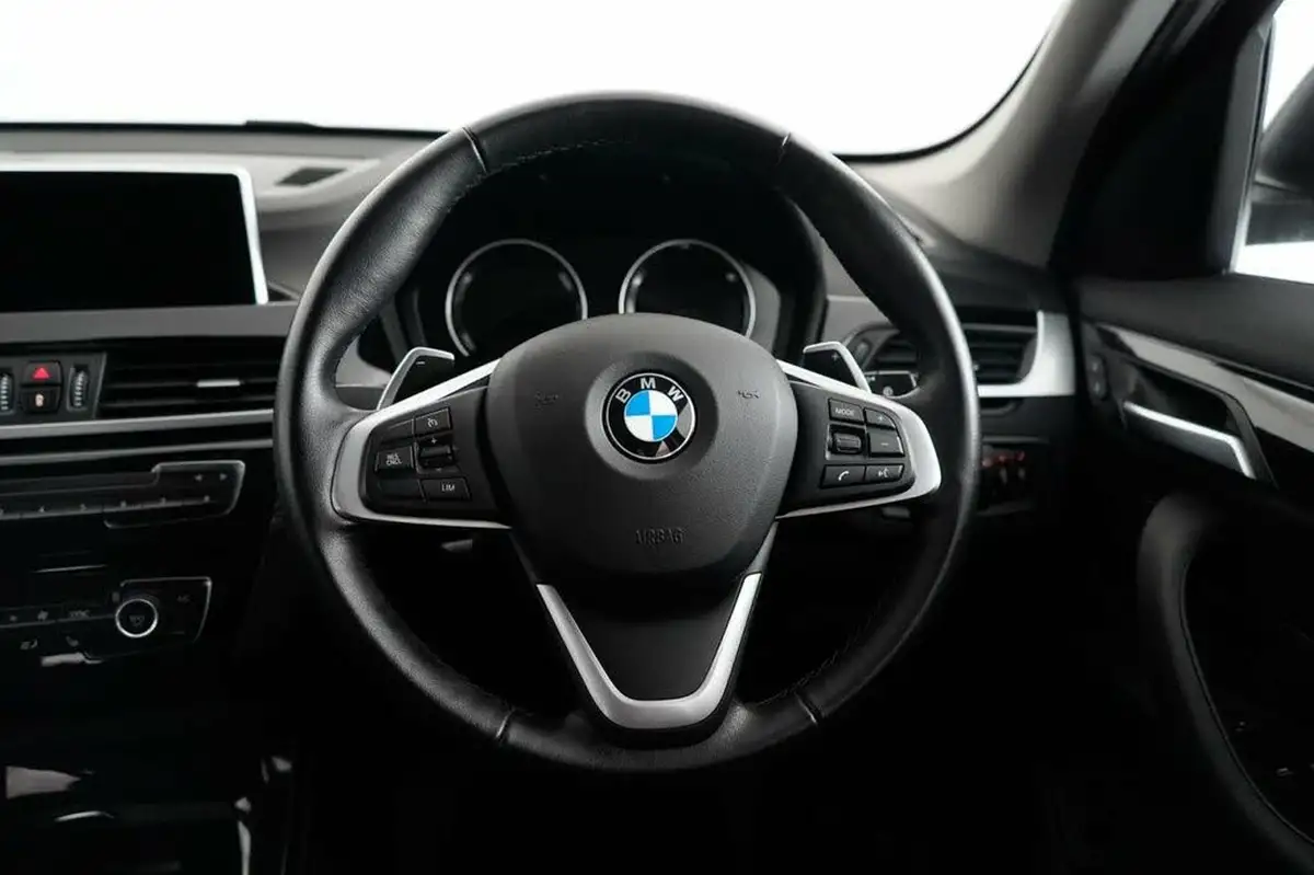 2022-bmw-x1-20-xdrive20i-xline-big-23