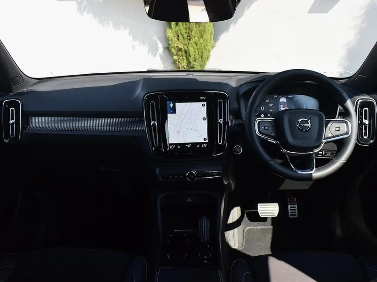2022-volvo-xc40-15-t5-r-design-pro-big-15