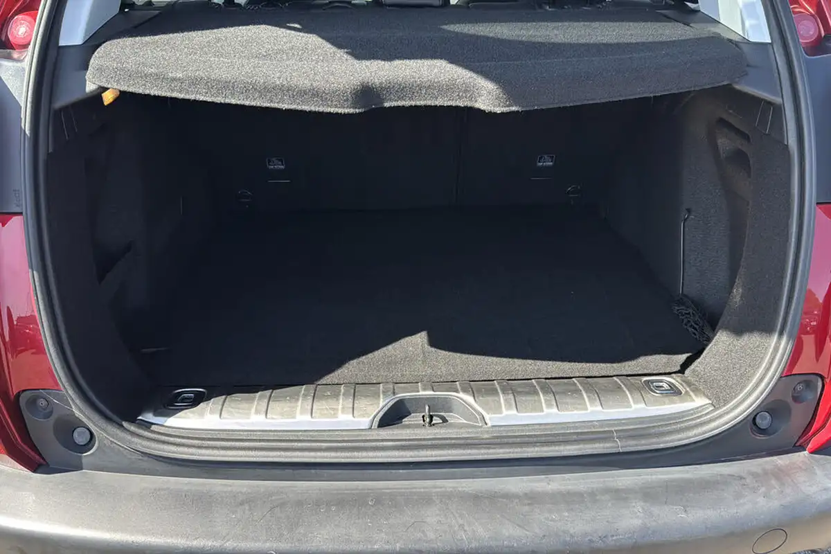 2018-peugeot-2008-suv-12-puretech-allure-premium-ss-big-17