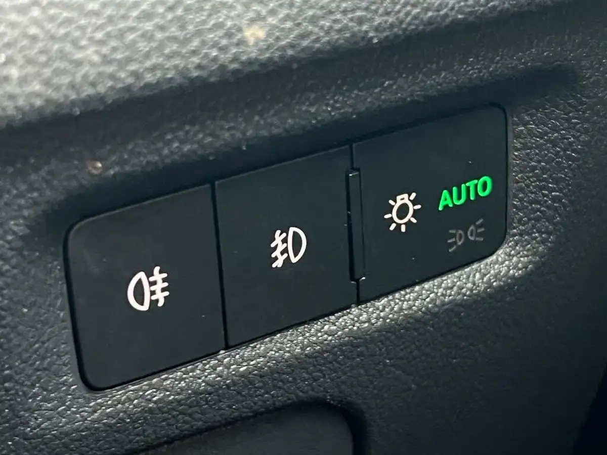2022-skoda-octavia-14-tsi-se-technology-estate-big-57