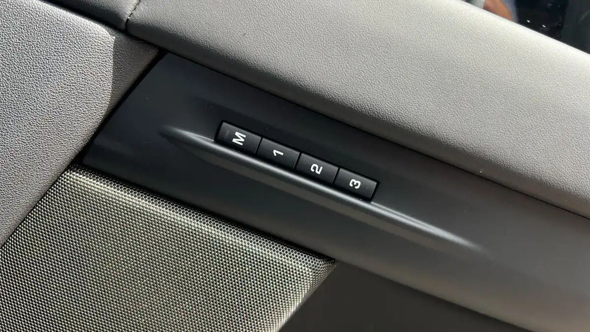 2025-land-rover-range-rover-evoque-20-d200-autobiography-big-22