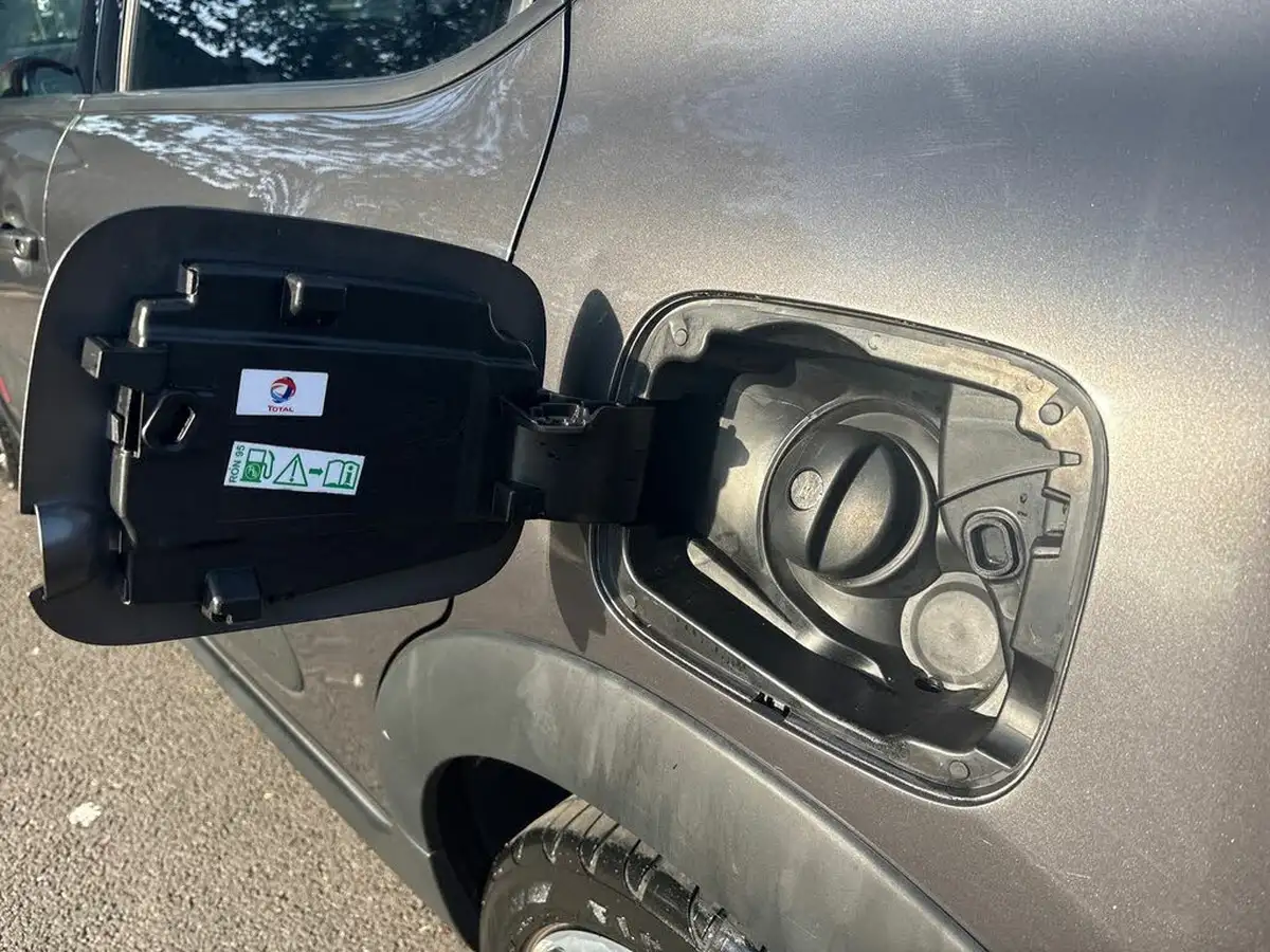 2018-citroen-c3-12-puretech-flair-nav-edition-82ps-big-23