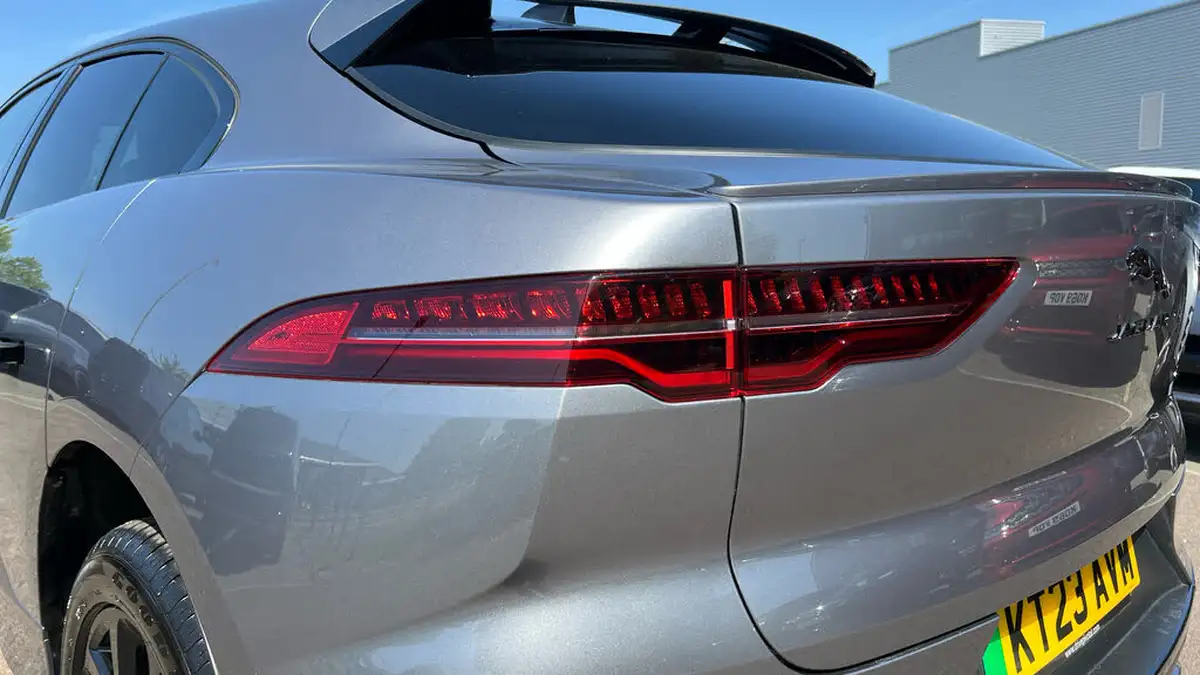 2023-jaguar-i-pace-ev400-r-dynamic-hse-black-big-18