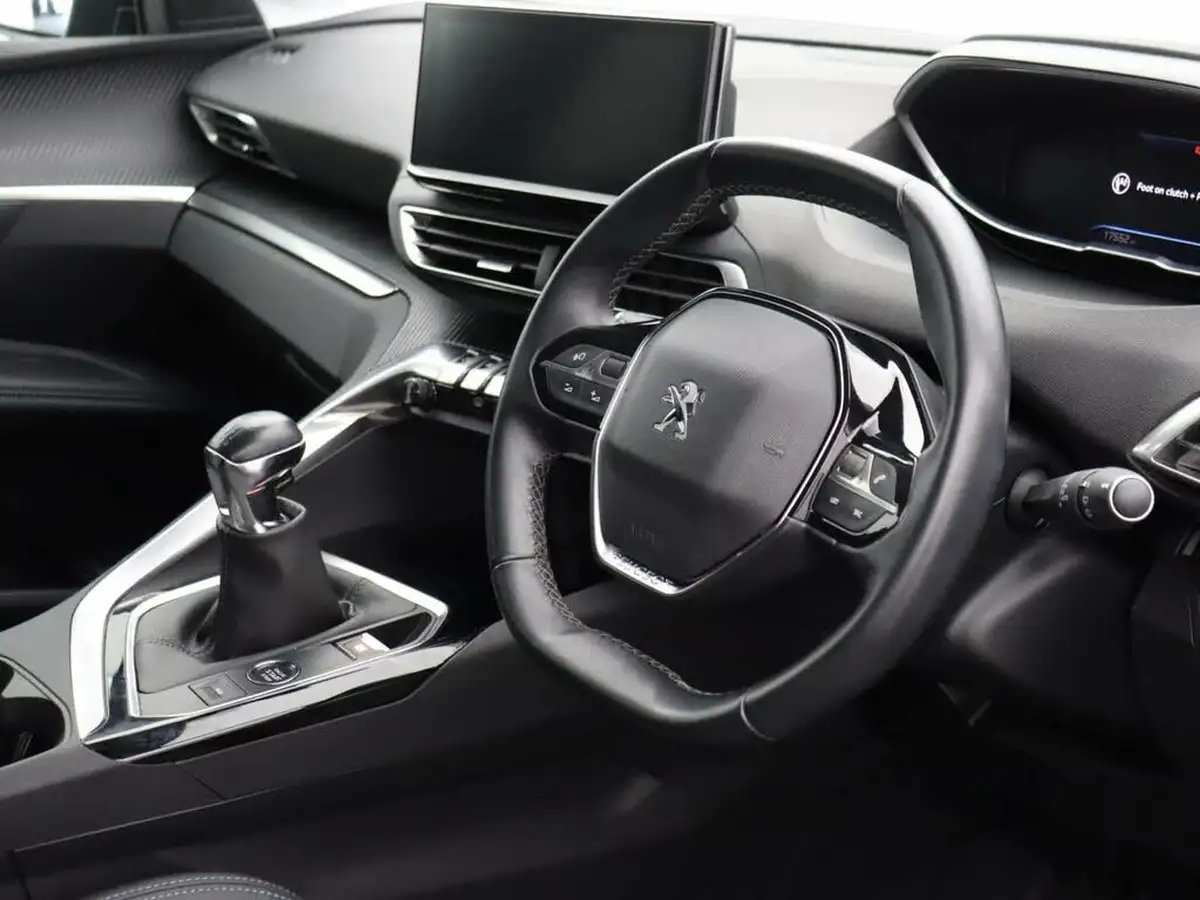 2022-peugeot-3008-suv-12-puretech-allure-big-6