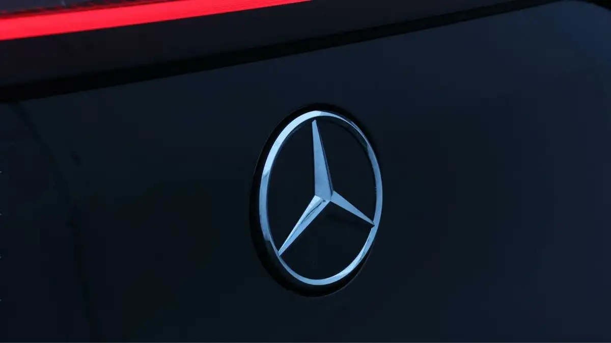 2022-mercedes-benz-eqc-e-eqc-400-amg-line-big-19