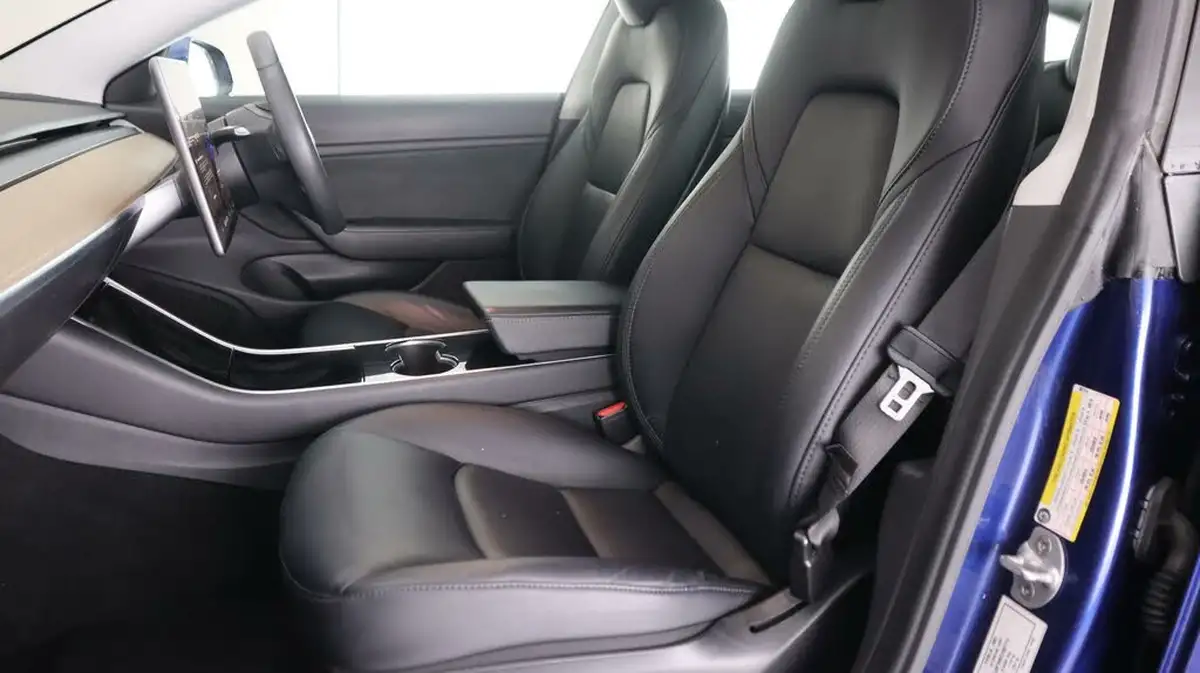 2020-tesla-model-3-e-long-range-big-14