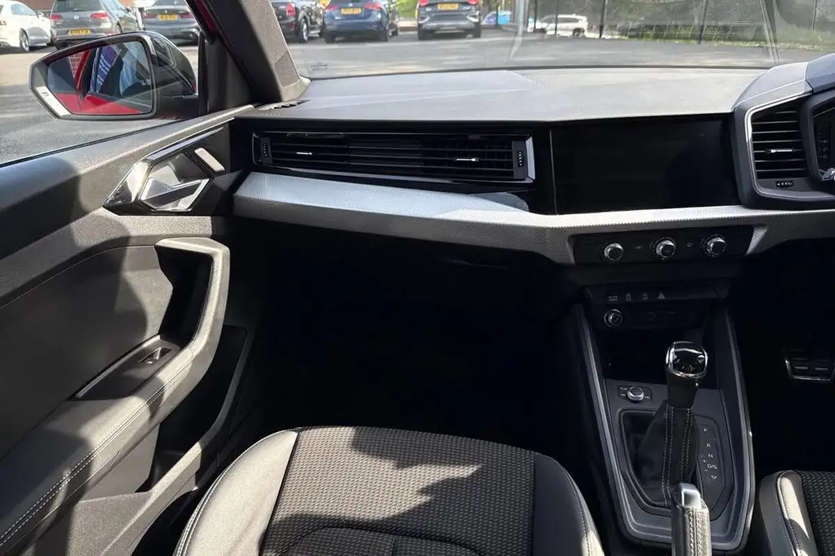 2019-audi-a1-20-40-tfsi-s-line-competition-ss-big-19