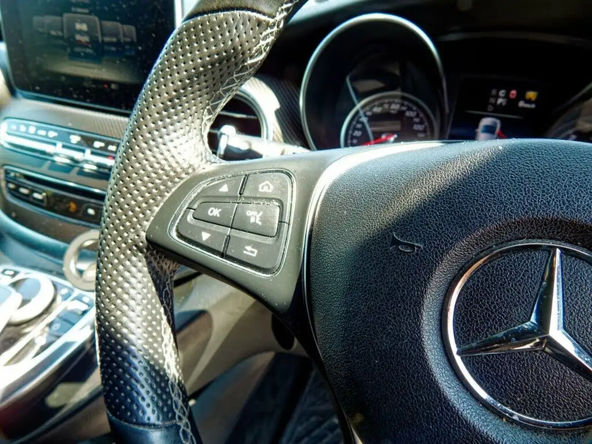 2019-mercedes-benz-v-class-21d-v250d-extra-long-amg-line-big-38