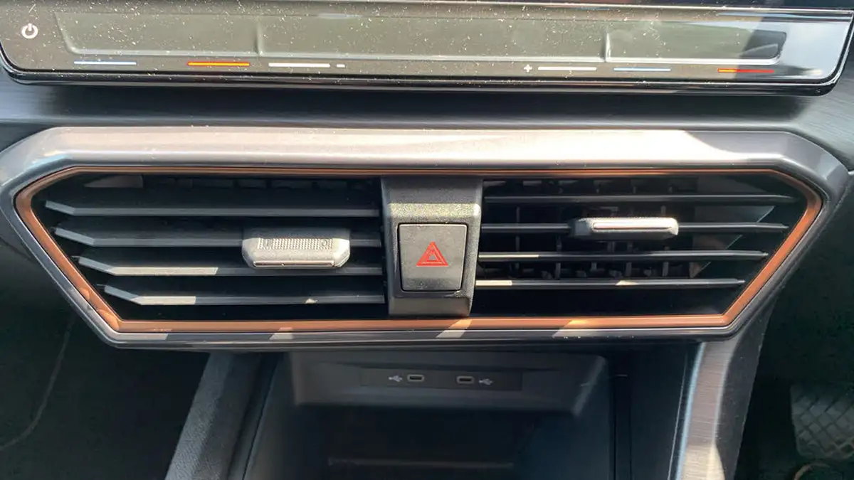 2021-cupra-formentor-14-e-hybrid-v2-big-55