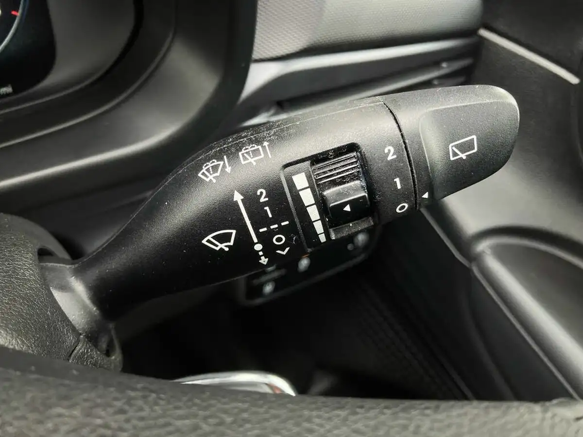 2022-hyundai-bayon-10-t-gdi-se-connect-dct-big-34