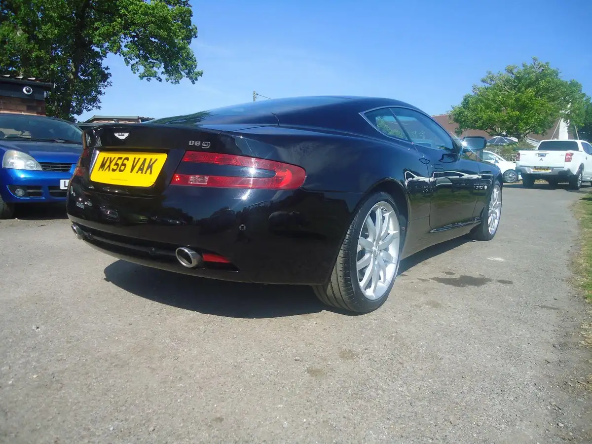 2007-aston-martin-db9-59-big-1