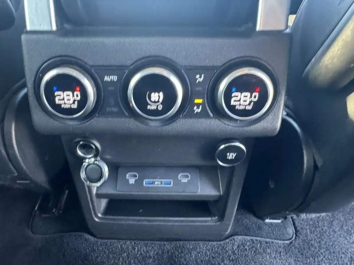 2018-land-rover-discovery-30-sd-v6-hse-luxury-big-18