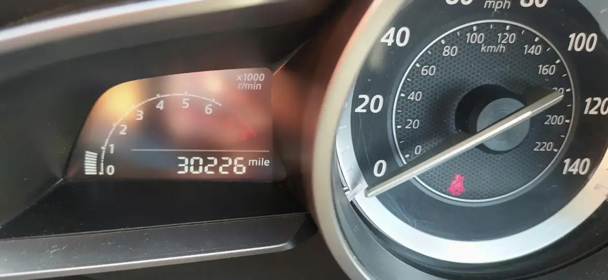 2015-mazda-mazda2-15-se-l-75ps-big-30