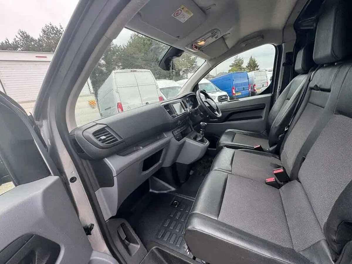 2019-vauxhall-vivaro-15td-2900-l2h1-sportive-big-16