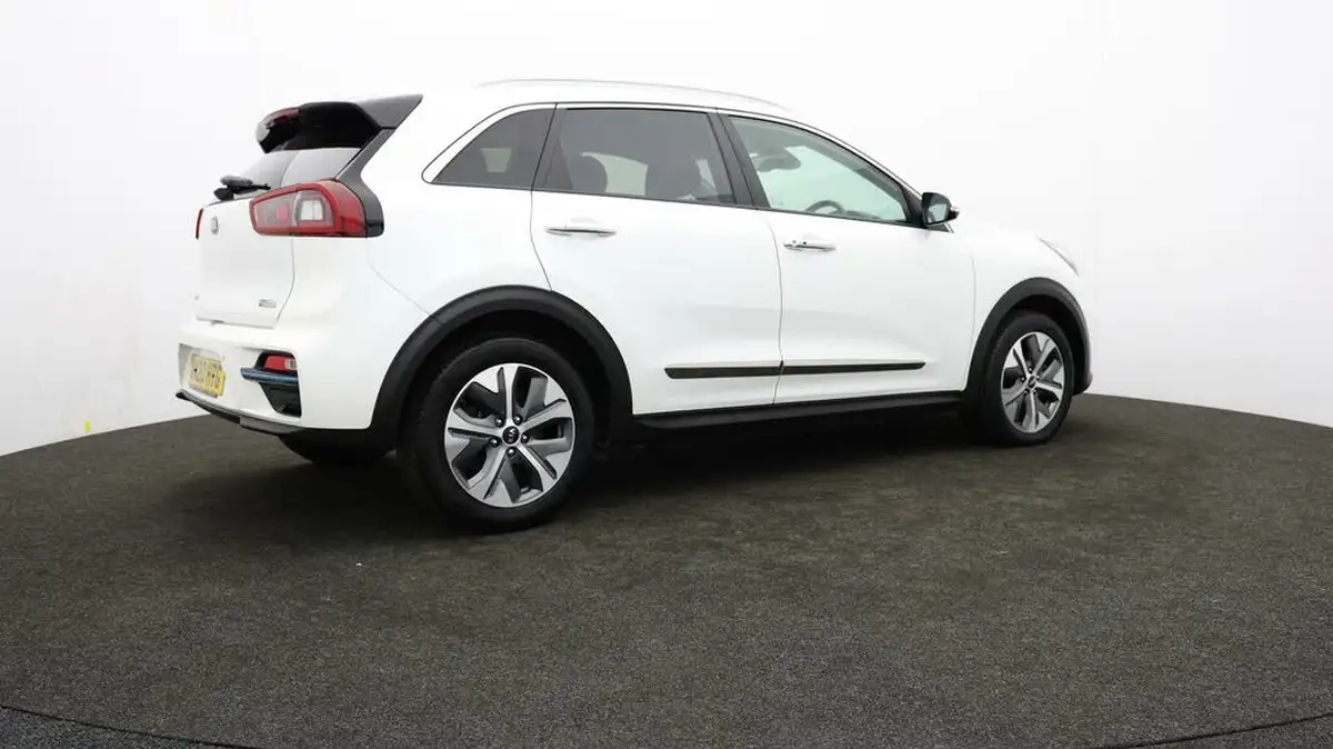 2020-kia-e-niro-ev-first-edition-big-32