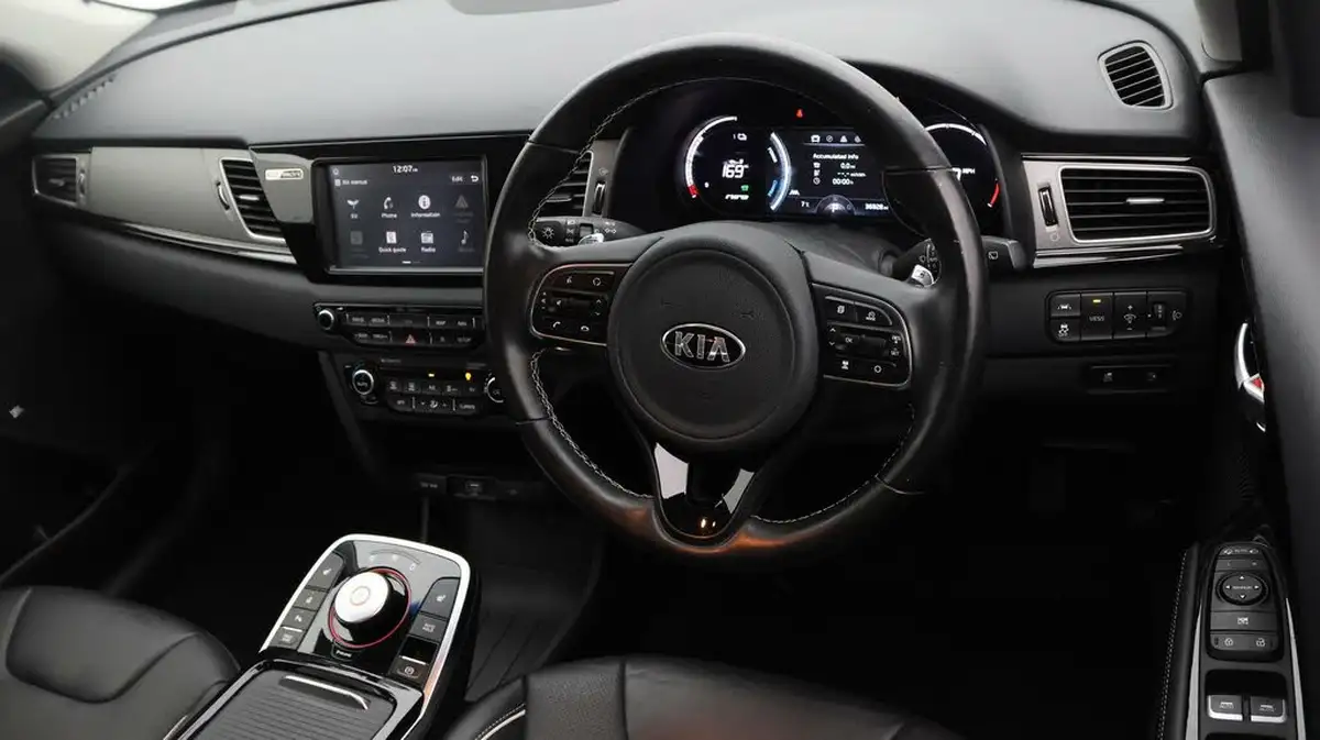 2020-kia-e-niro-ev-first-edition-big-8