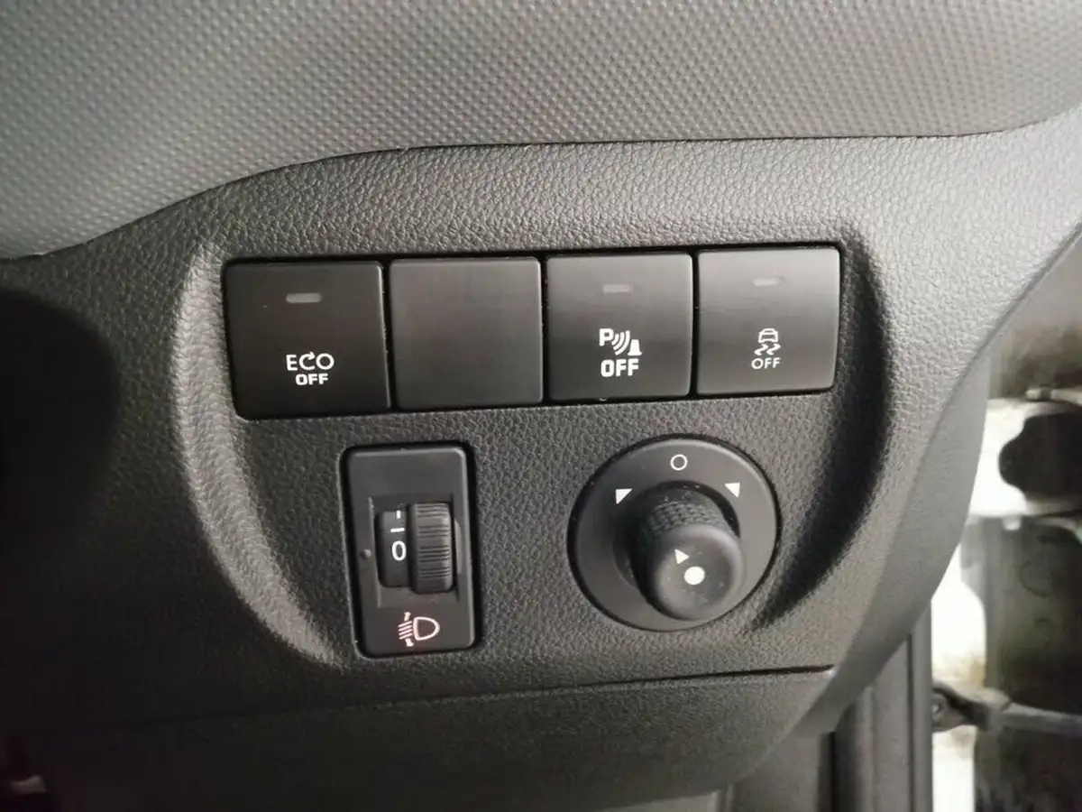 2018-peugeot-partner-16td-se-l1-stop-start-850-panel-big-13