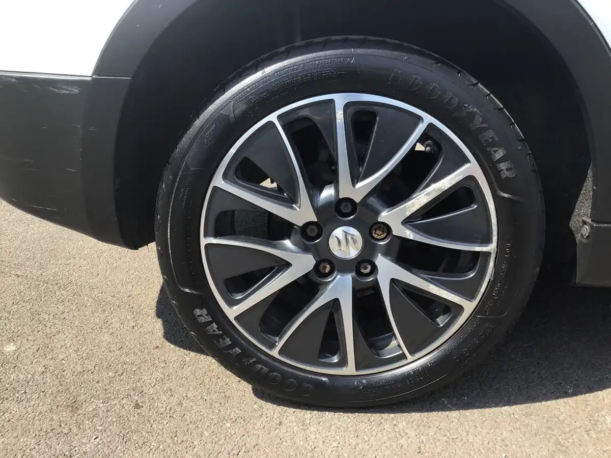 2014-suzuki-s-cross-16-ddis-sz5-allgrip-big-15