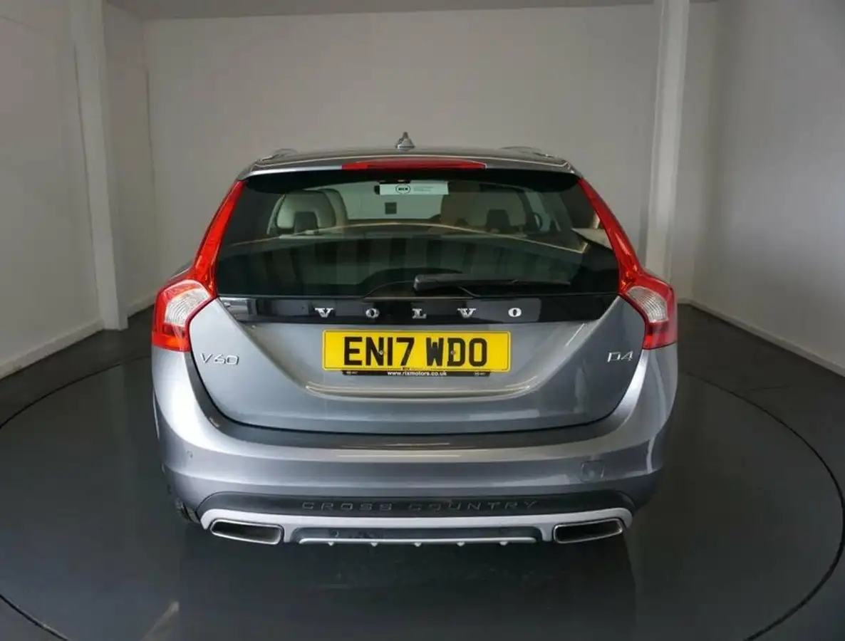 2017-volvo-v60-20td-d4-cross-country-lux-geartronic-big-7