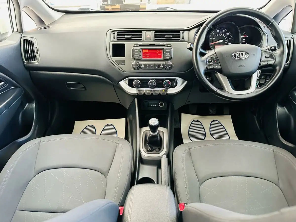 2014-kia-rio-125-vr7-5d-big-16
