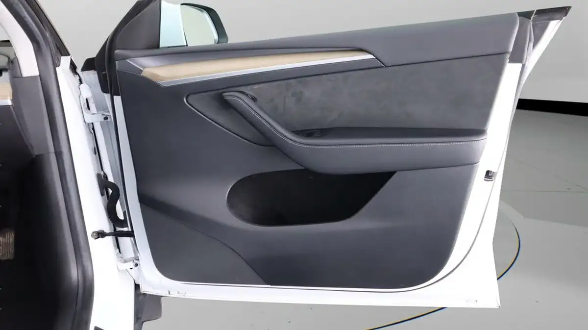 2022-tesla-model-y-e-rwd-big-15