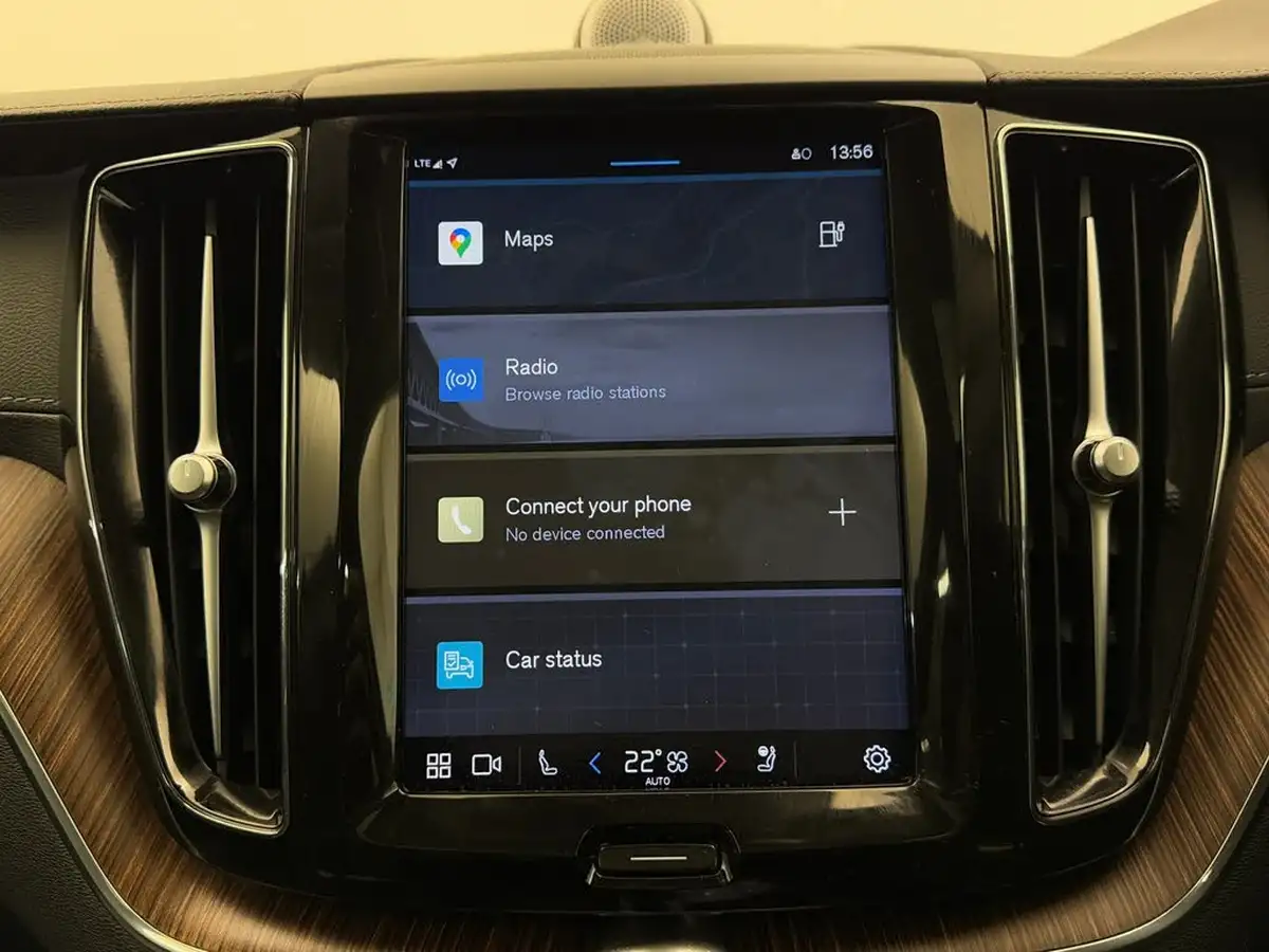 2022-volvo-xc60-20-t8-ultimate-dark-big-26