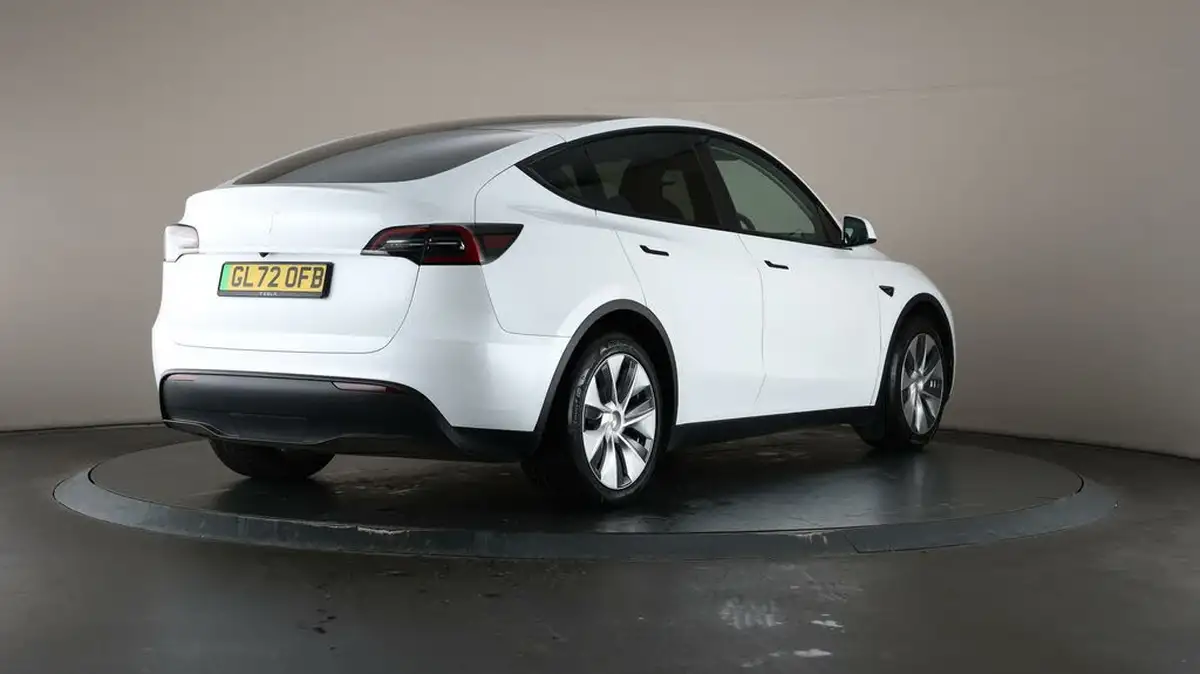 2022-tesla-model-y-e-rwd-big-67