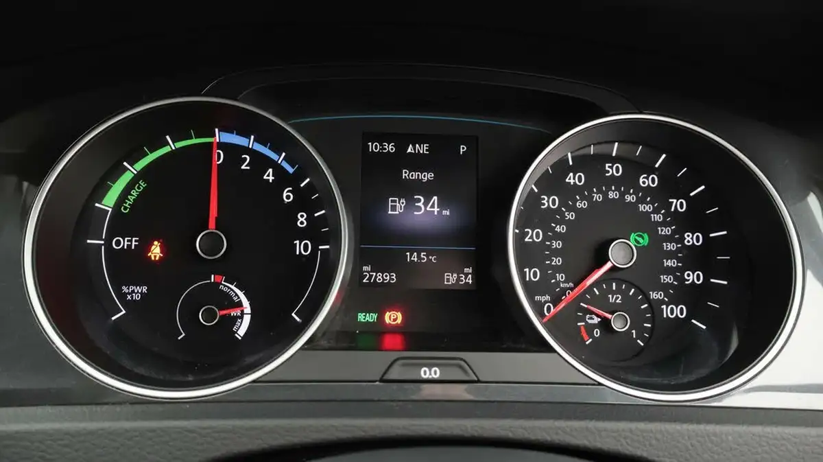 2019-volkswagen-golf-e-e-golf-big-10