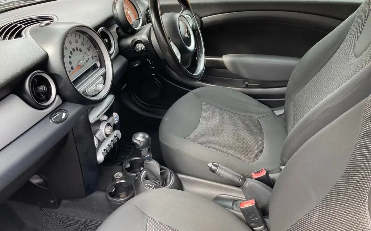 2007-mini-cooper-14-one-95bhp-auto-big-1