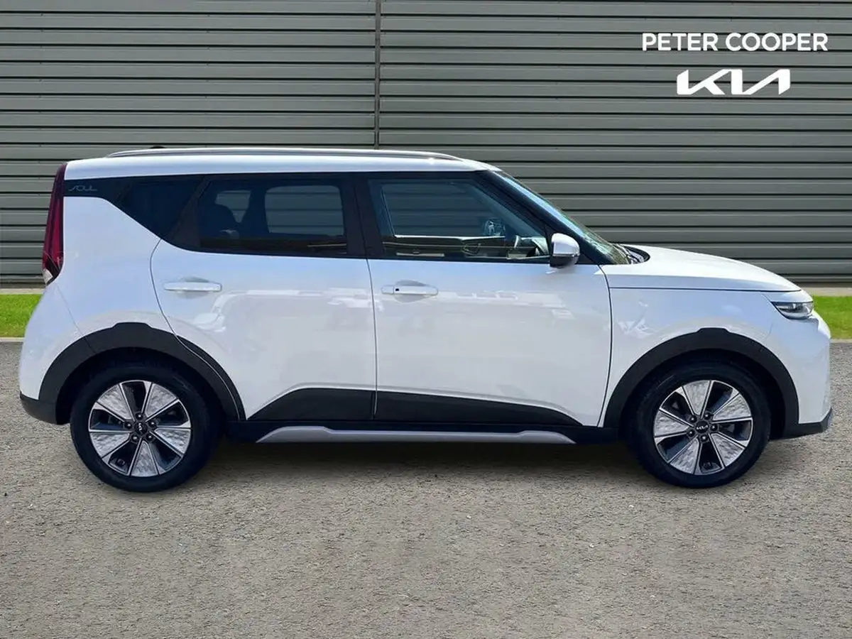 2022-kia-soul-ev-maxx-big-3