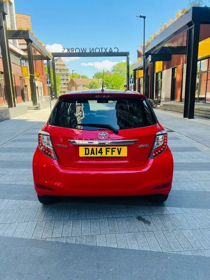 2014-toyota-yaris-133-trend-smart-pack-big-41