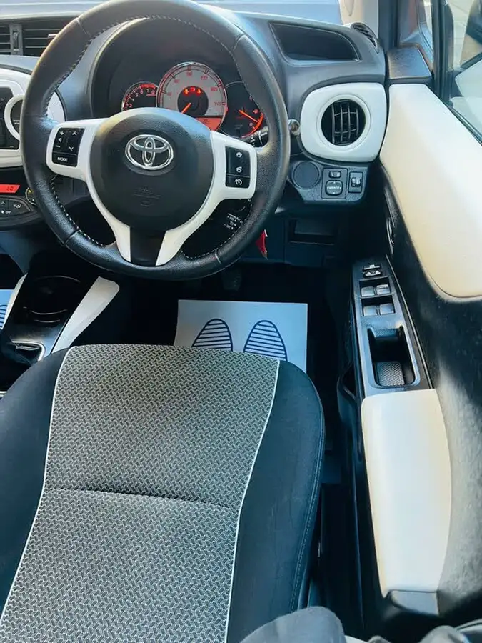 2014-toyota-yaris-133-trend-smart-pack-big-37