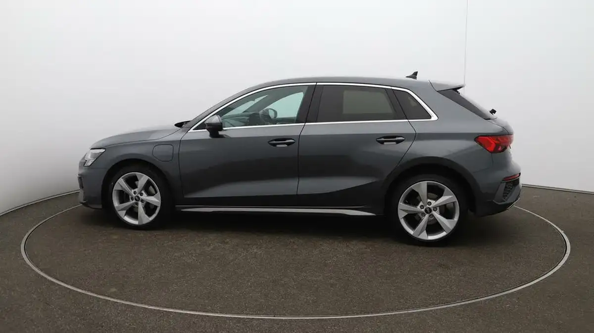 2022-audi-a3-14-40-tfsi-e-s-line-big-56