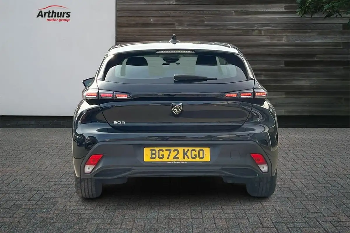 2022-peugeot-308-12-puretech-active-premium-130bhp-eat8-big-3