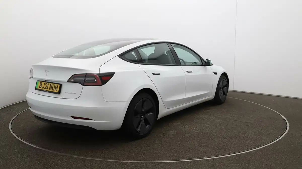 2021-tesla-model-3-e-long-range-4x4-big-52