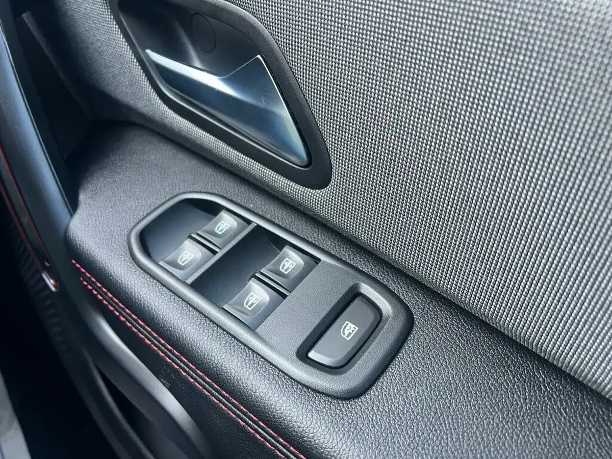 2019-dacia-duster-13-tce-techroad-150bhp-big-15