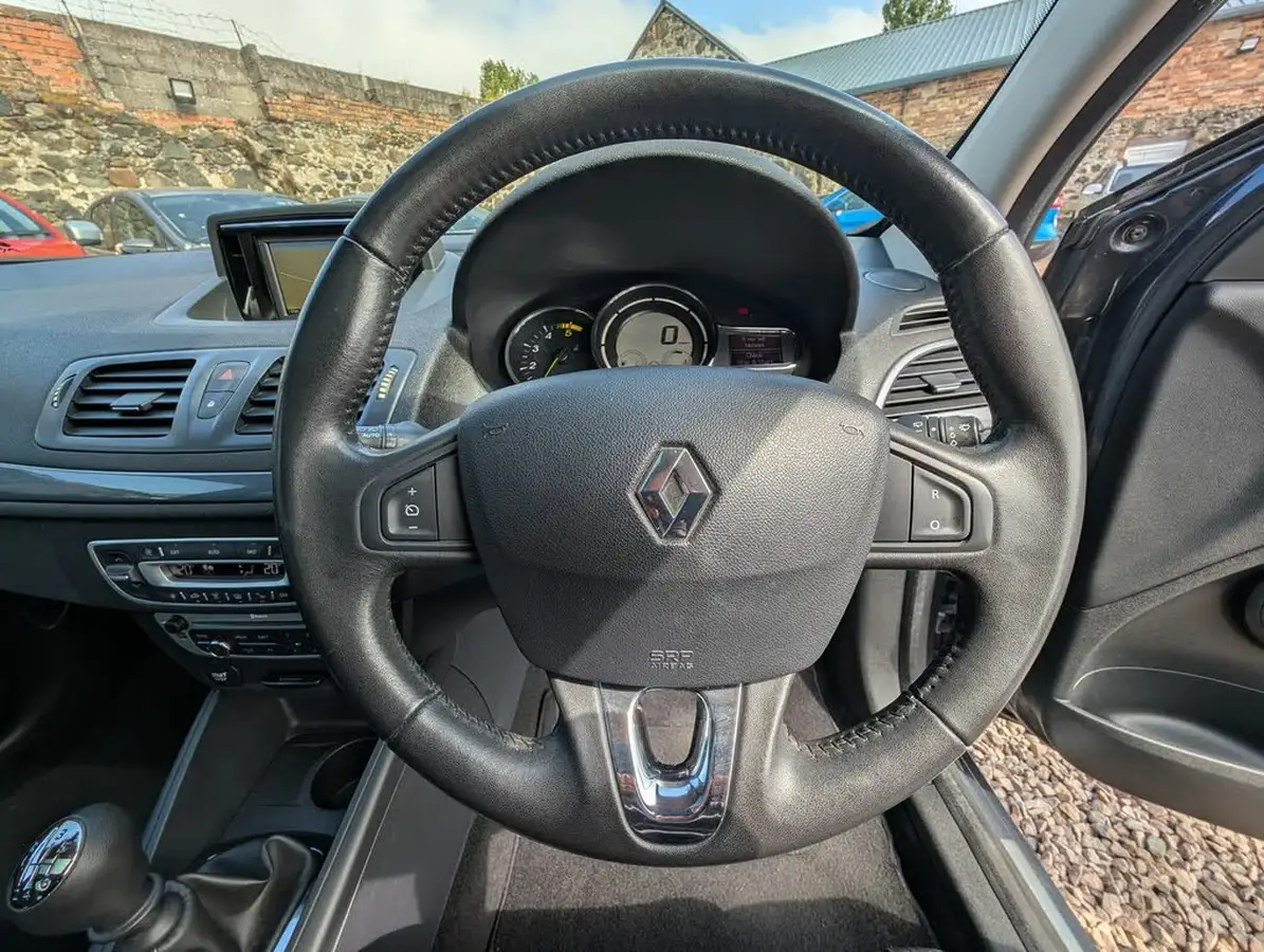 2015-renault-megane-15td-limited-big-7