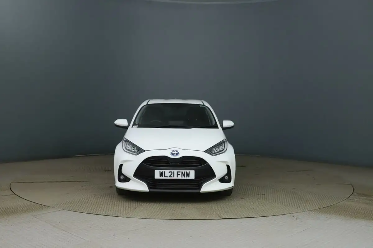 2021-toyota-yaris-15-vvt-i-design-big-0
