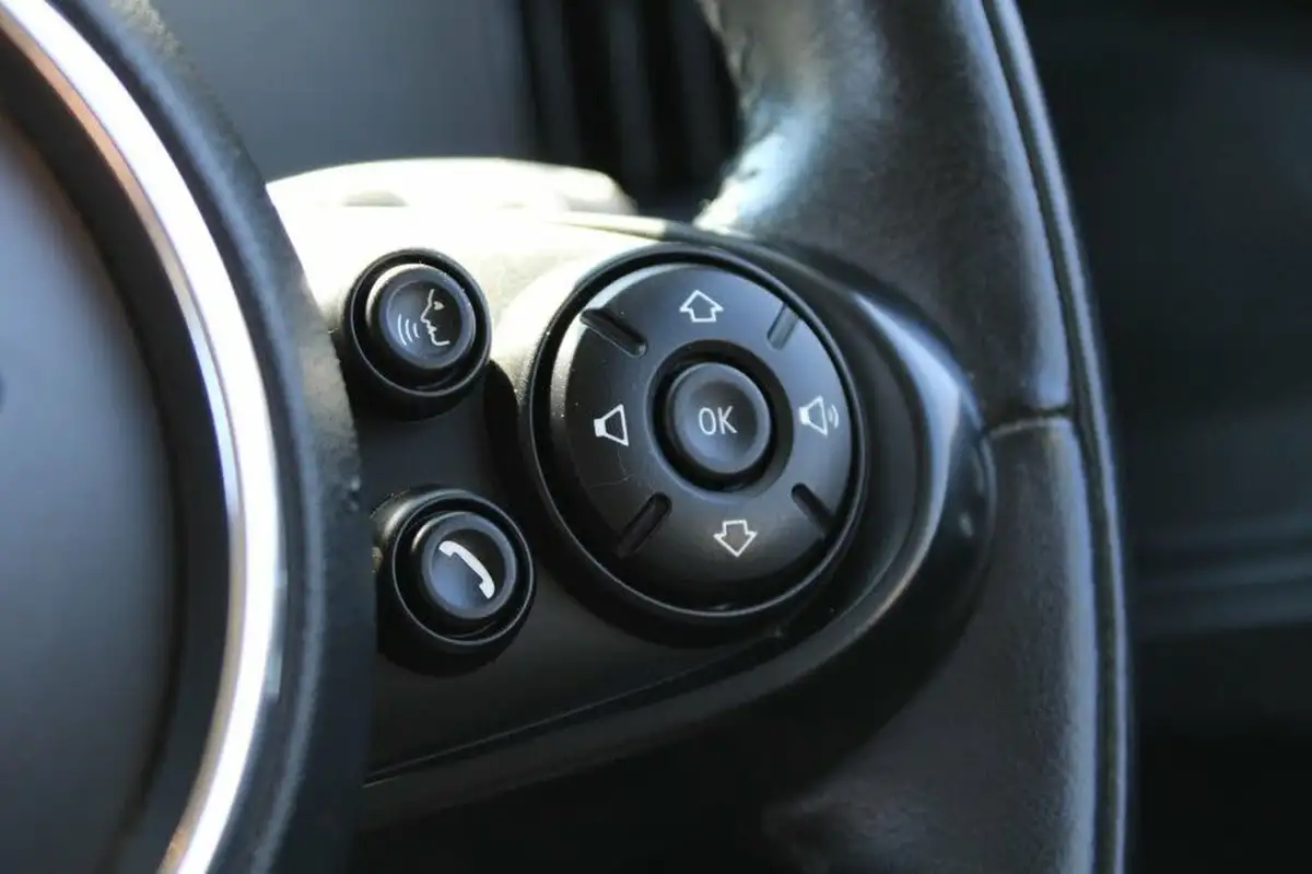 2020-mini-countryman-20td-cooper-d-classic-comfortnav-plus-all4-big-25