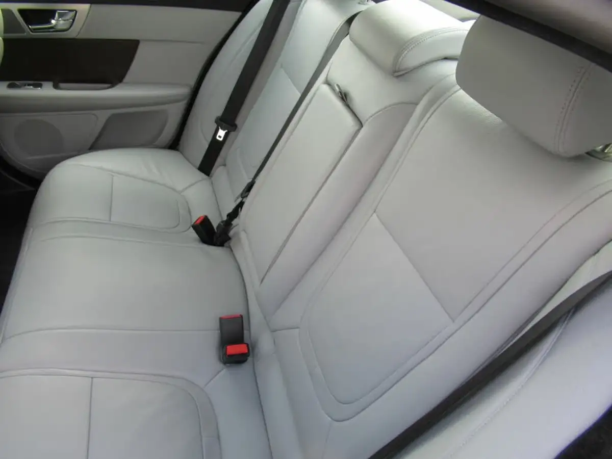 2013-jaguar-xf-22td-luxury-163ps-ss-saloon-4d-auto-big-22