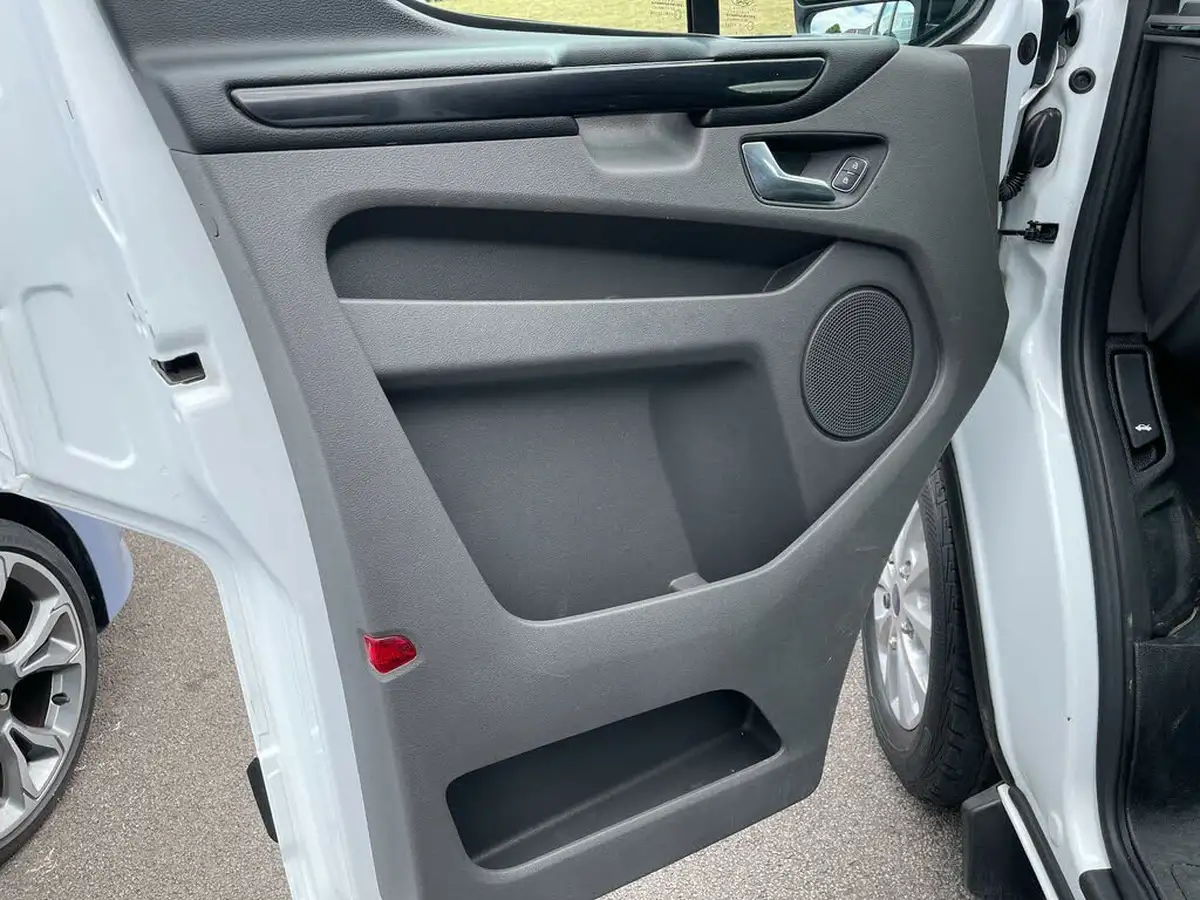 2018-ford-tourneo-custom-20tdci-320-l1-zetec-105ps-big-36