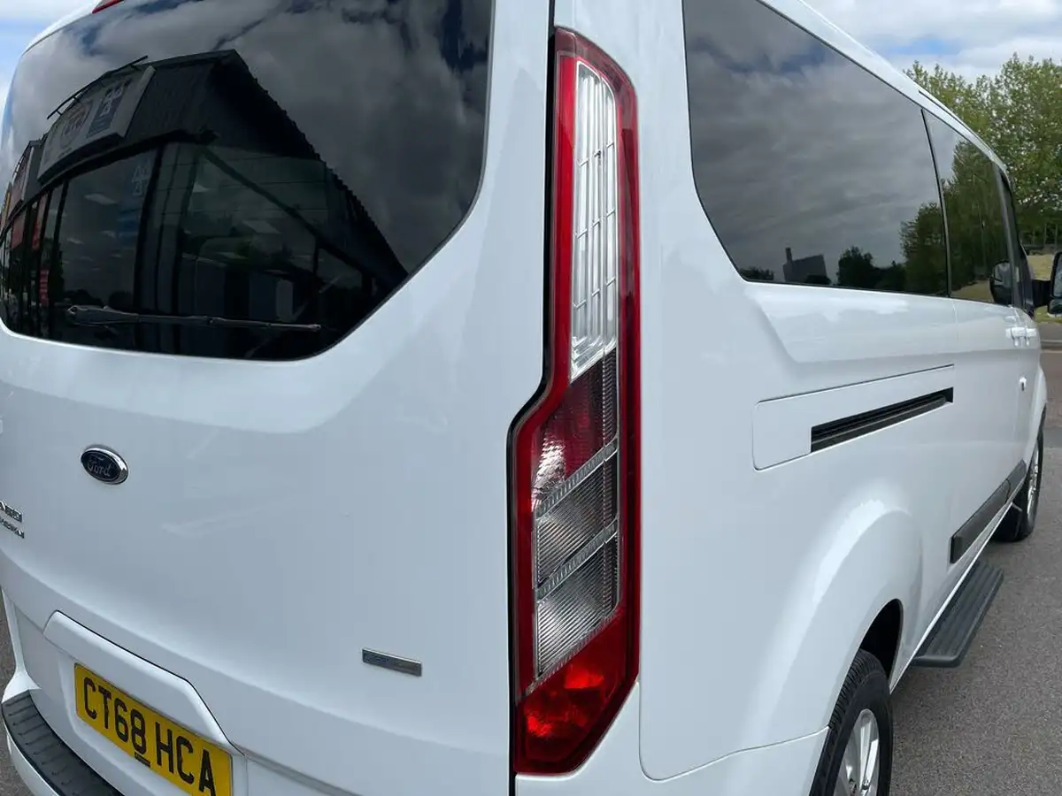 2018-ford-tourneo-custom-20tdci-320-l1-zetec-105ps-big-12