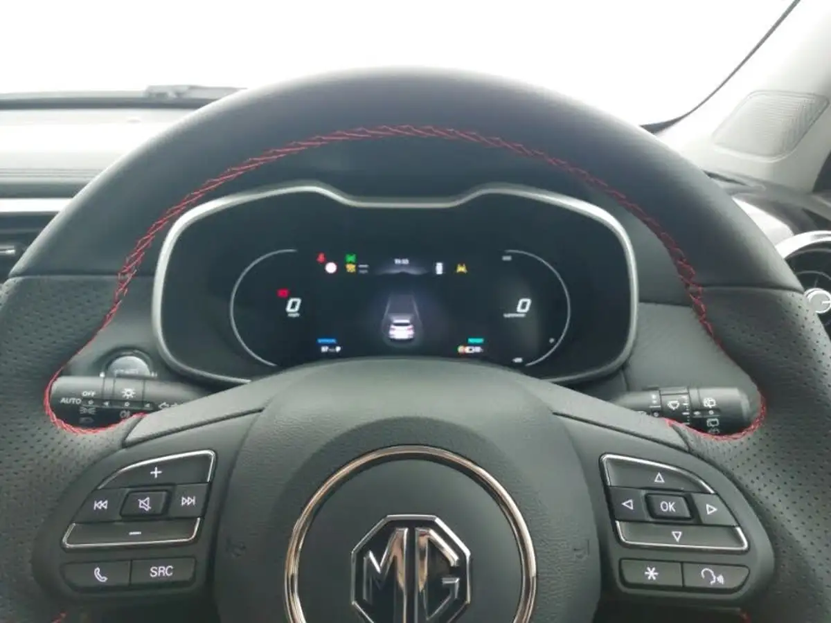 2025-mg-zs-suv-e-trophy-connect-ev-176ps-big-18