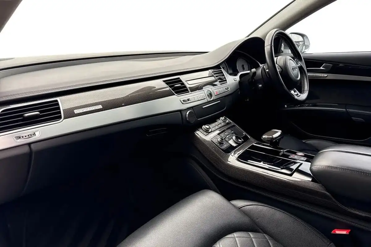 2016-audi-s8-40-tfsi-quattro-520ps-big-14