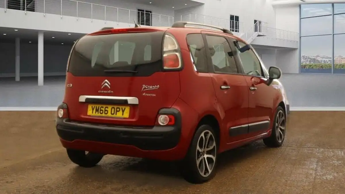 2017-citroen-c3-picasso-12-puretech-platinum-big-1