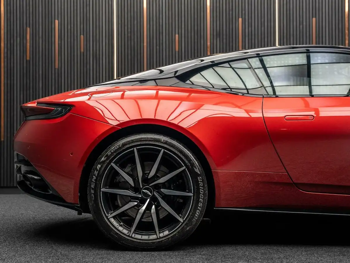 2020-aston-martin-db11-40-v8-503bhp-big-22