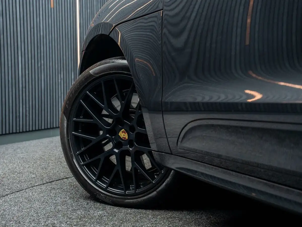 2021-porsche-macan-29-turbo-big-14