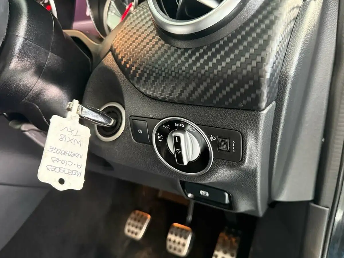 2018-mercedes-benz-a-class-21d-a200d-amg-line-ss-big-25